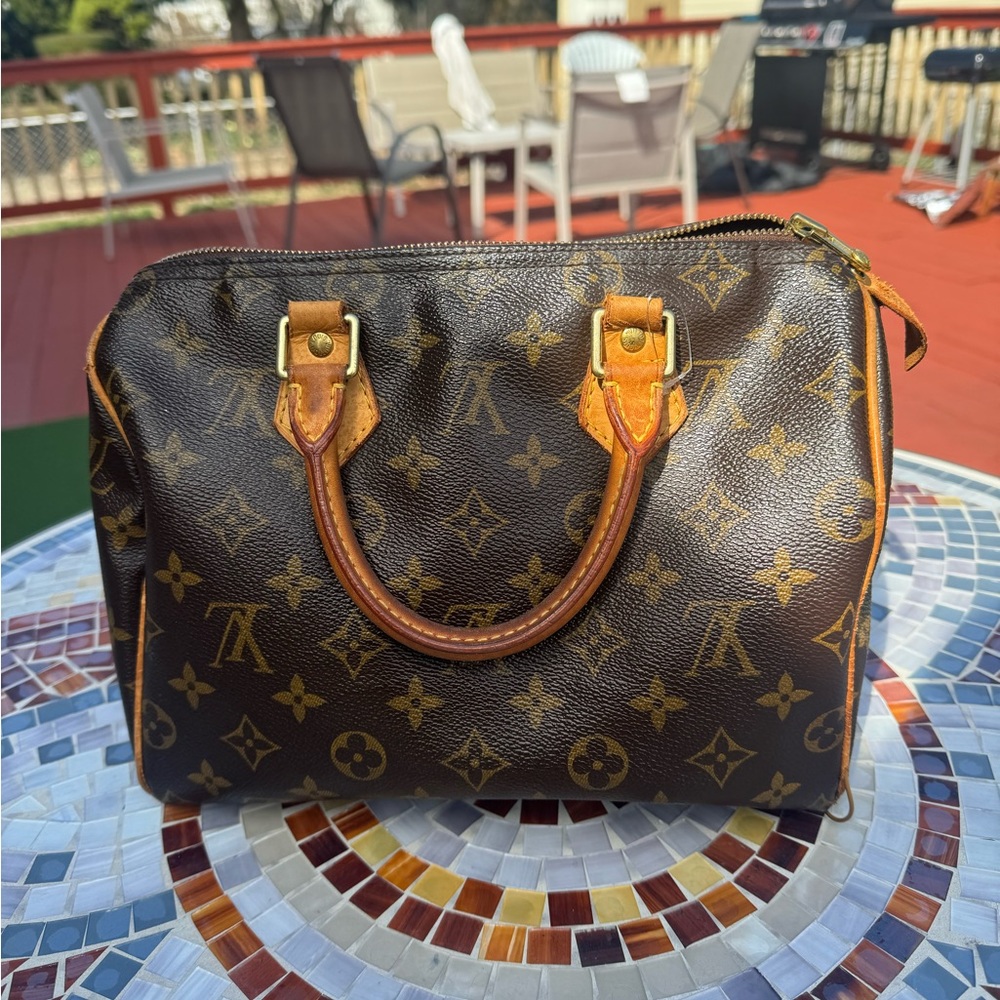 LOUIS VUITTON SPEEDY 25